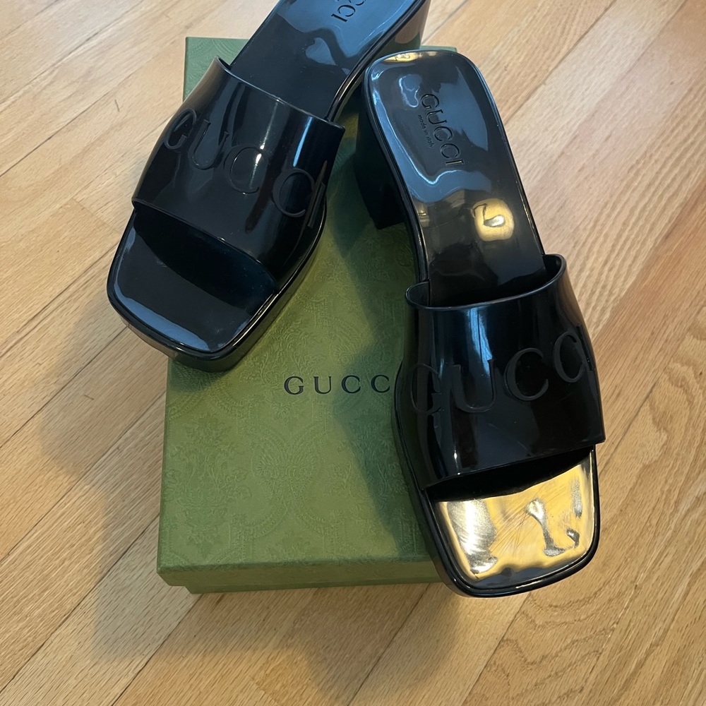 Gucci Glossy Black Slide Sandals NWOT Size 40